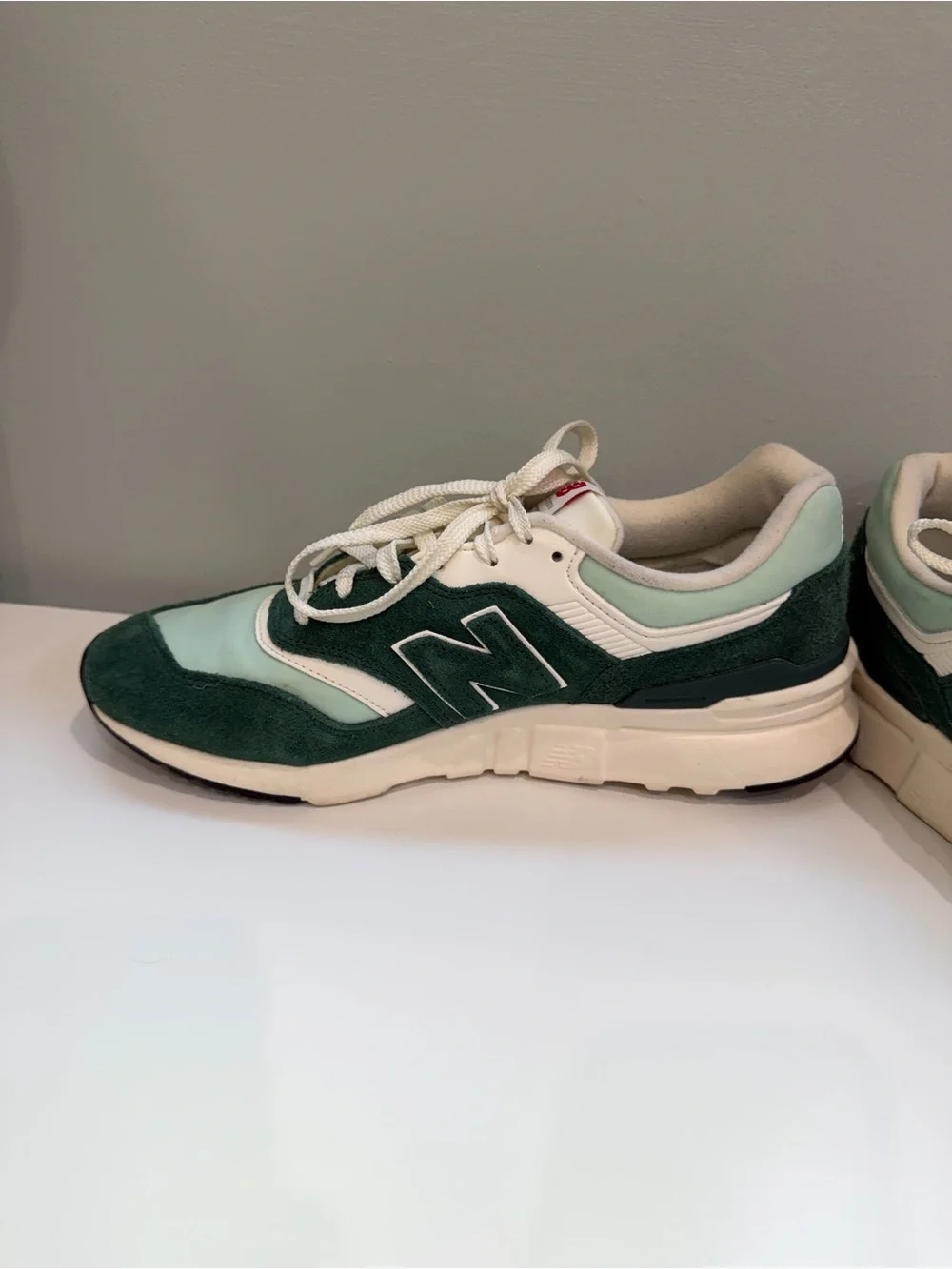 New Balance 997H Green White Sneakers Womens 9.5 Suede Athletic Gym Casual Shoes
